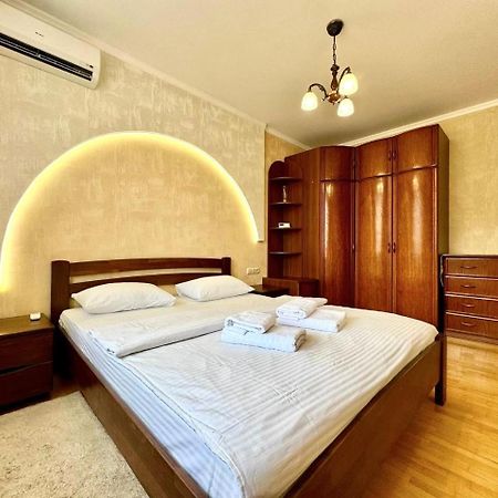 Apartpoltava Вишукані Просторі Апартаменти, Аграрний Університет, Звітна Документація Eksteriør billede