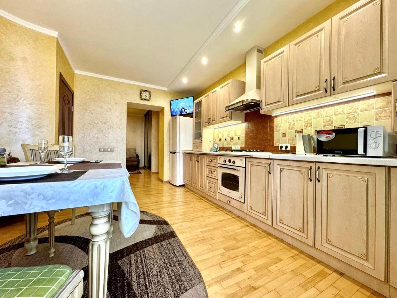 Apartpoltava Вишукані Просторі Апартаменти, Аграрний Університет, Звітна Документація Eksteriør billede